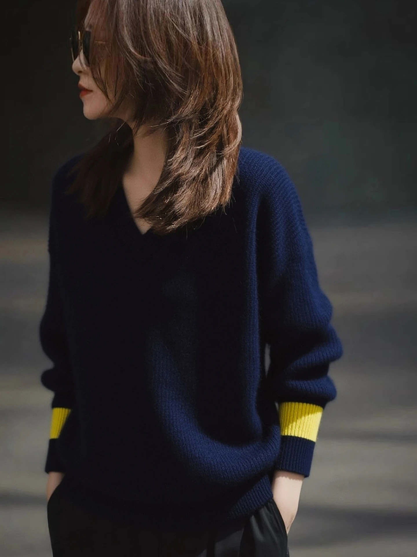 Модный утепленный вязаный свитер с длинными рукавами, повседневный зимний топ для женщин, европейский бренд класса люкс, Color Blo De...
Модный утепленный вязаный свитер с длинными рукавами, повседневный зимний топ для женщин, европейский бренд класса люкс, Color Blo De...