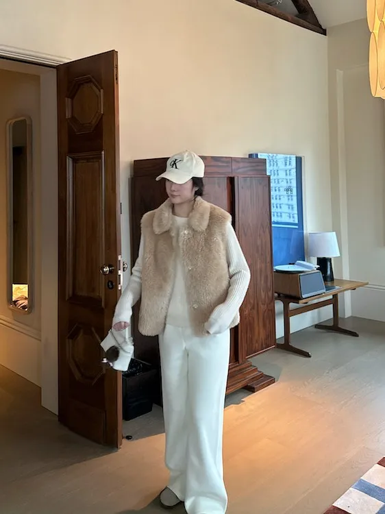 Женский свитер Eu Dai Monia с круглым вырезом, 100% шерсть, высокая плотность, 4-ниточный узор с вертикальными полосами, эффект похудения
Женский свитер Eu Dai Monia с круглым вырезом, 100% шерсть, высокая плотность, 4-ниточный узор с вертикальными полосами, эффект похудения