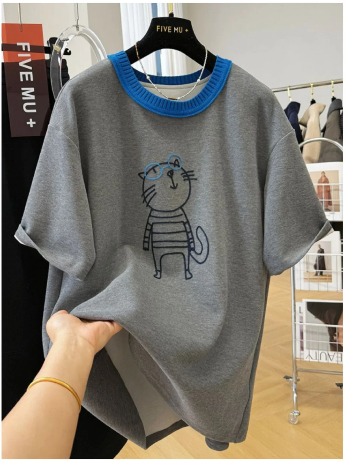 Extra Large Cat Embroidered Short Sleeve T-shirt for Men and Women Spring/Summer American Casual Loose Shirt Top
Extra Large Cat Embroidered Short Sleeve T-shirt for Men and Women Spring/Summer American Casual Loose Shirt Top
