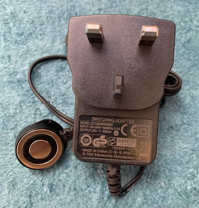 Suitable for Philips handheld cordless vacuum cleaner FC6723 power adapter 18V25V charger cable 100W
Suitable for Philips handheld cordless vacuum cleaner FC6723 power adapter 18V25V charger cable 100W