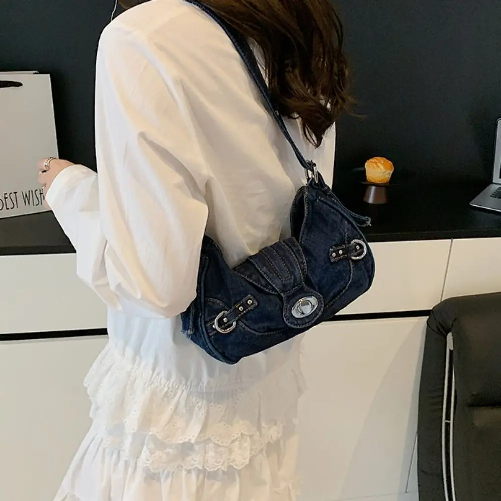 Portable Y2K Retro Denim Shoulder Bag Underarm Bag Fashion Denim Handbag Korean Spicy Girl Cloth Armpit Bag Streetwear
Portable Y2K Retro Denim Shoulder Bag Underarm Bag Fashion Denim Handbag Korean Spicy Girl Cloth Armpit Bag Streetwear
