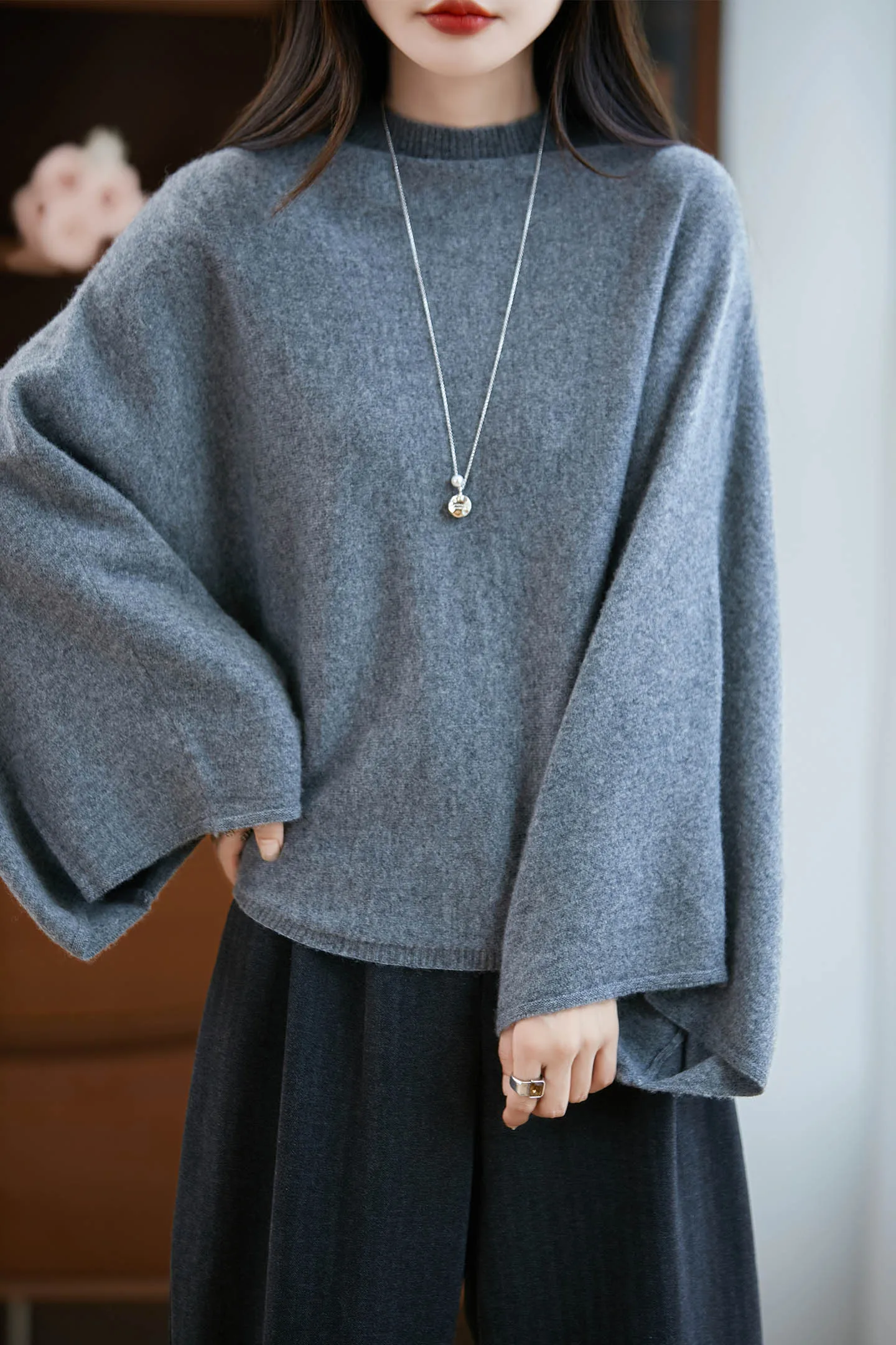 100% Merino Wool Shawl For Women Soft Solid Cashmere Knitwear Loose Sleeve Shawl Scarf Female Spring Autumn Sweater Grace Tops 
100% Merino Wool Shawl For Women Soft Solid Cashmere Knitwear Loose Sleeve Shawl Scarf Female Spring Autumn Sweater Grace Tops