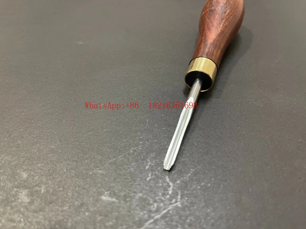 Engraving Knife High Speed Milling Machine Slotting Pure Hand-edged Wood Engraving Knife U-shaped Printmaking Knife
Engraving Knife High Speed Milling Machine Slotting Pure Hand-edged Wood Engraving Knife U-shaped Printmaking Knife