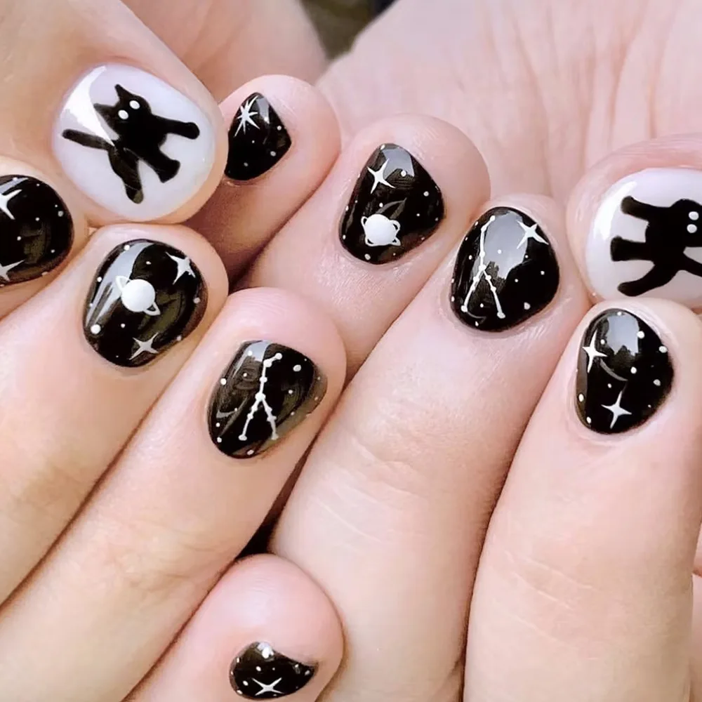 Trending Short glossy wear nails 2 black cute cat manicure starry night fake nails cartoon 4 piece set
Trending Short glossy wear nails 2 black cute cat manicure starry night fake nails cartoon 4 piece set