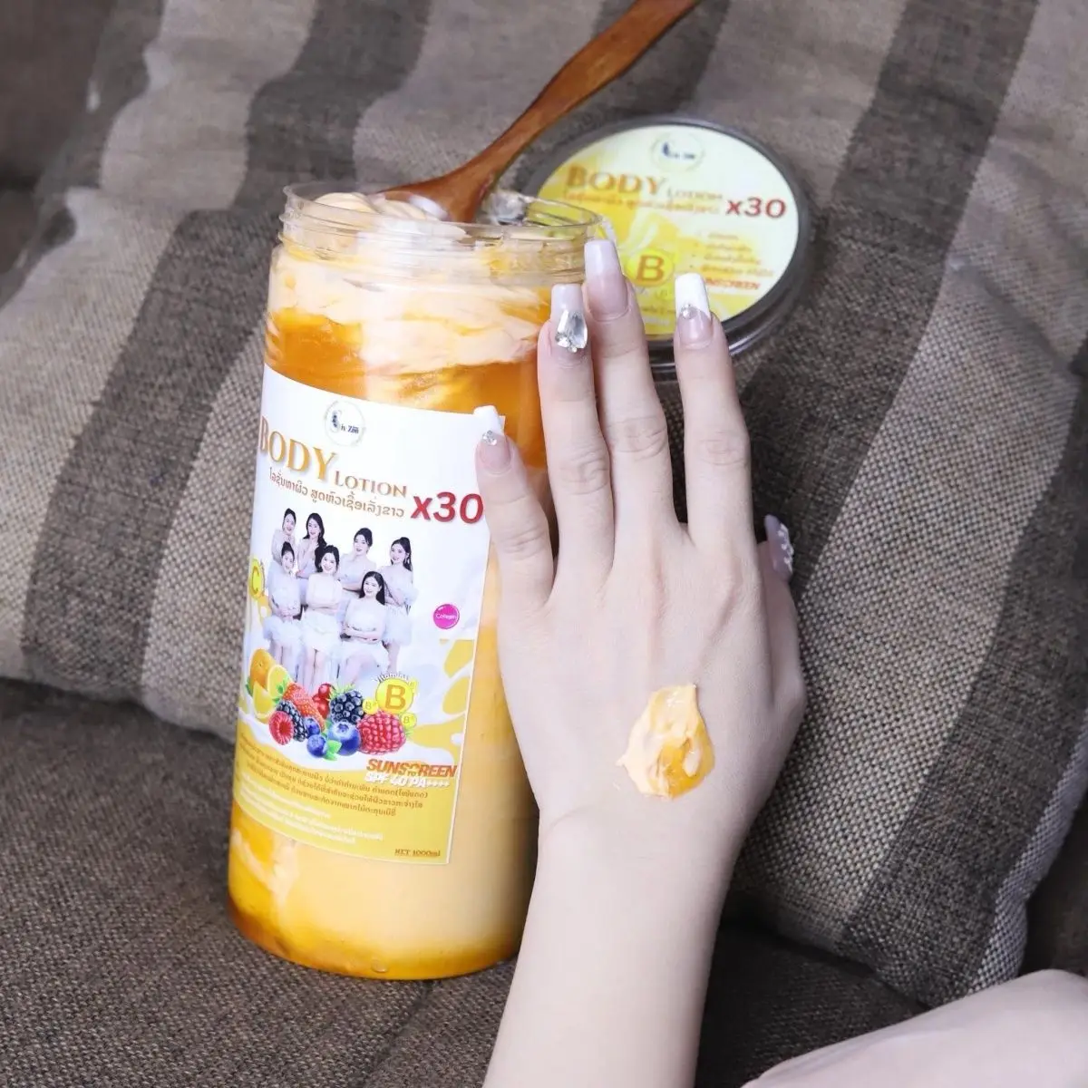 Thai Ana Brightening & Firming Body Milk, 1000g Skin Care Lotion for Glowing Skin
Thai Ana Brightening & Firming Body Milk, 1000g Skin Care Lotion for Glowing Skin