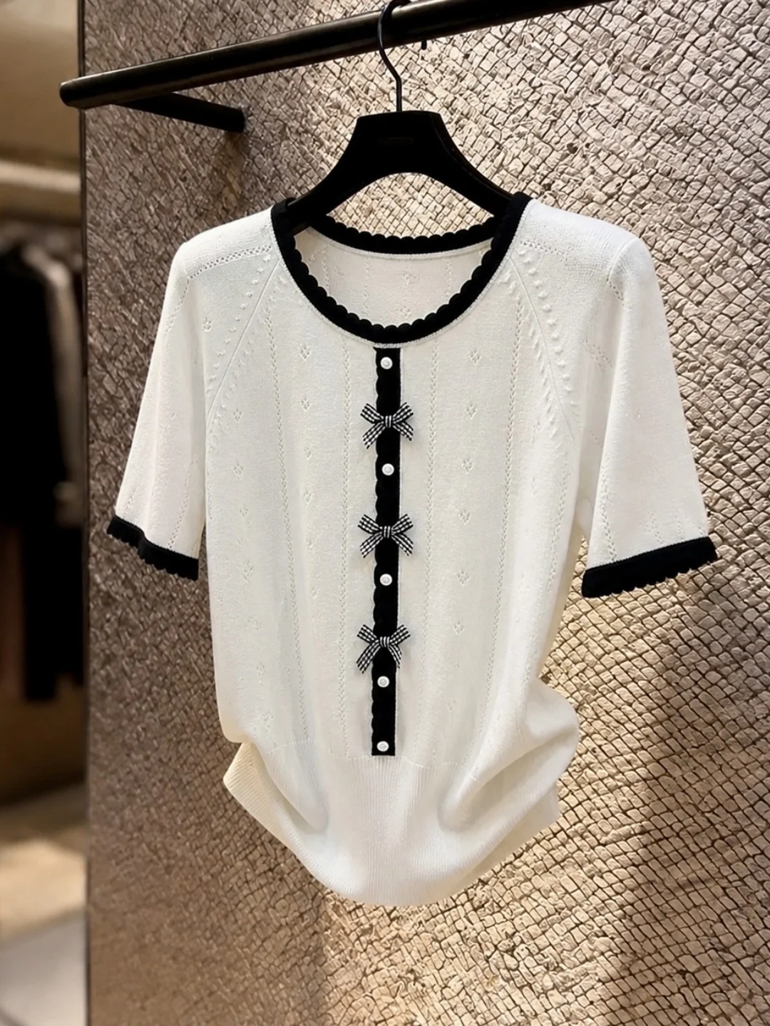 Korean Style Sweet Ice Silk Knitted round Neck Soft Color Block Fashionable Top for Women Summer Design Loose Fit Knot
Korean Style Sweet Ice Silk Knitted round Neck Soft Color Block Fashionable Top for Women Summer Design Loose Fit Knot