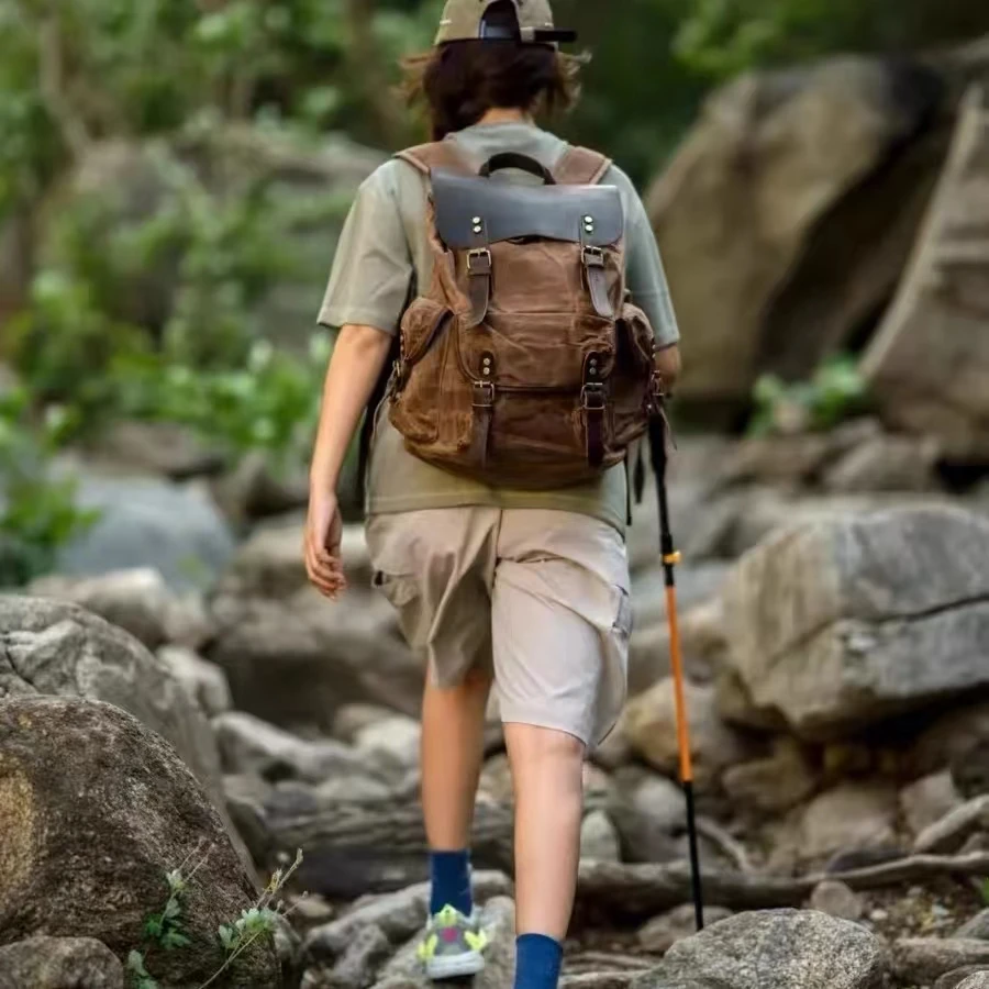 Retro Canvas Backpack Large Capacity Outdoor Climbing Sports Travel Waterproof Computer Bag Cycling Bag for Men And Women
Retro Canvas Backpack Large Capacity Outdoor Climbing Sports Travel Waterproof Computer Bag Cycling Bag for Men And Women