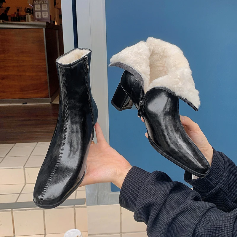 2025 Women Snow Boots Wool Genuine Leather with Thick Fur Winter Ankle Warm Outdoor Shoes
2025 Women Snow Boots Wool Genuine Leather with Thick Fur Winter Ankle Warm Outdoor Shoes