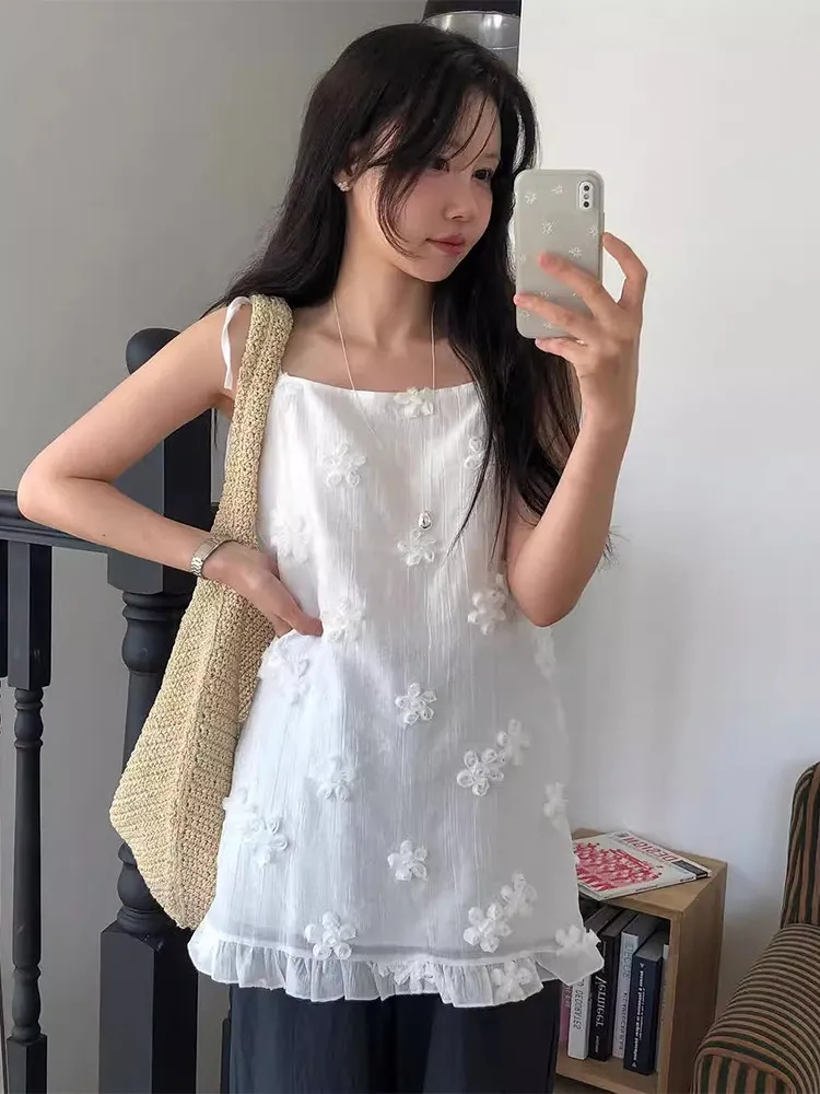 Clothland Women Sweet White Floral Camis Spaghetti Straps Sleeveless Backless Shirt Female Cute Chic Tops Mujer WA452
Clothland Women Sweet White Floral Camis Spaghetti Straps Sleeveless Backless Shirt Female Cute Chic Tops Mujer WA452
