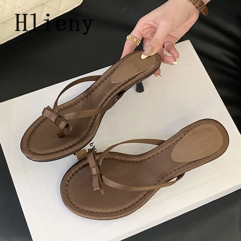Hlieny/летние модные тапочки с круглым носком и бантом, женские пляжные повседневные сандалии на тонком низком каблуке, шлепанцы, обувь Zapatos De Mujer
Hlieny/летние модные тапочки с круглым носком и бантом, женские пляжные повседневные сандалии на тонком низком каблуке, шлепанцы, обувь Zapatos De Mujer