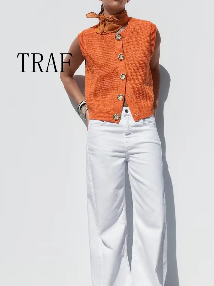 TRAF European and American style summer new fashion women's round neck sleeveless animal shape button knitted vest top
TRAF European and American style summer new fashion women's round neck sleeveless animal shape button knitted vest top