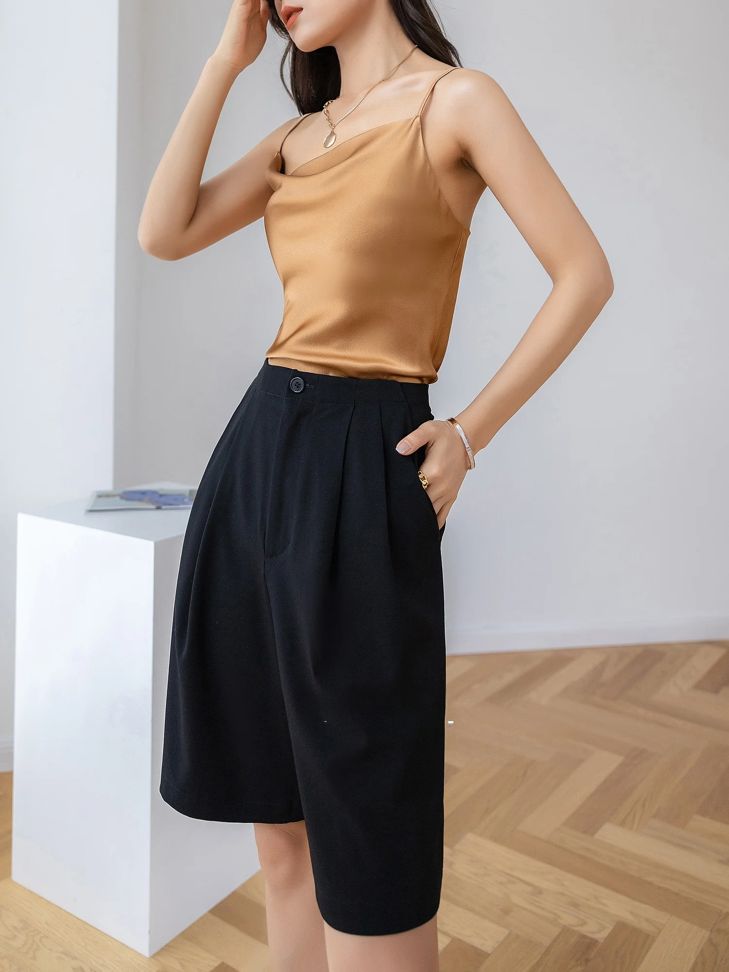 Annata Women's Khaki Five-Quarter Tailored Pants Summer Thin Loose Straight Leg Wide Leg Casual Trousers High Waist Commute S...
Annata Women's Khaki Five-Quarter Tailored Pants Summer Thin Loose Straight Leg Wide Leg Casual Trousers High Waist Commute S...