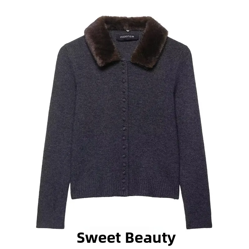 Autumn New Women's Knitted Sweater Coat Long Sve Buttoned Faux Fur Collar Warm Pure Color Middle-aged Suitable for Europe ...
Autumn New Women's Knitted Sweater Coat Long Sve Buttoned Faux Fur Collar Warm Pure Color Middle-aged Suitable for Europe ...