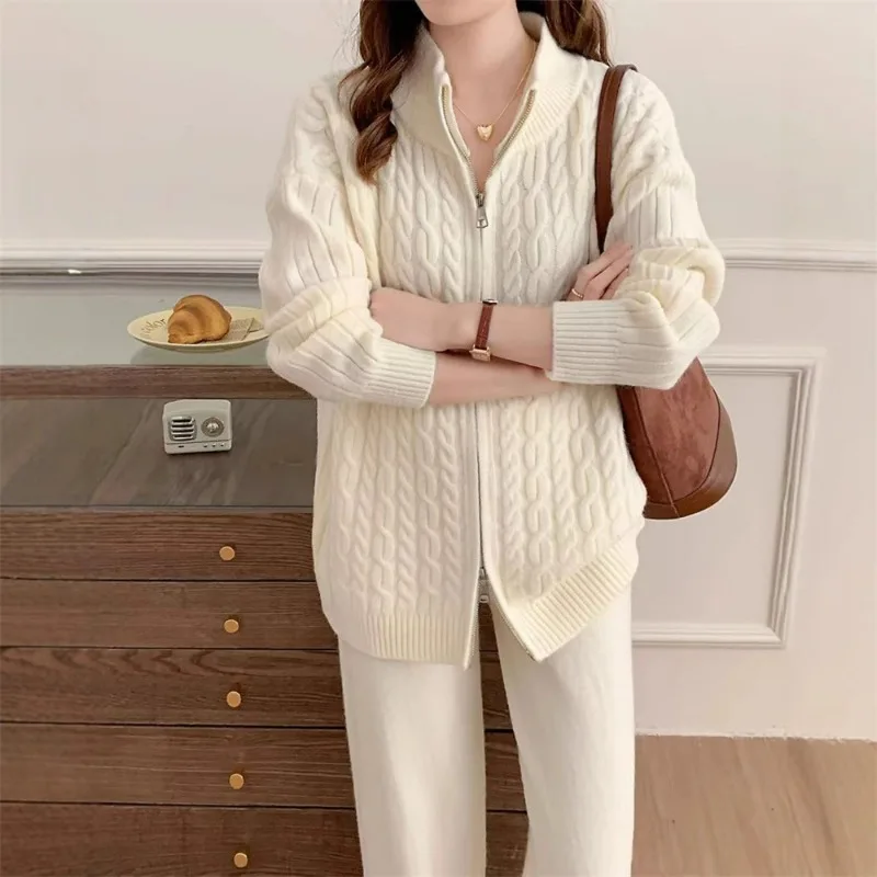 Thickened Autumn Winter New Knitted Double-zipper Twist Cardigan Top Set for Women's Casual Loose Wide-leg Pants Two-piece Set
Thickened Autumn Winter New Knitted Double-zipper Twist Cardigan Top Set for Women's Casual Loose Wide-leg Pants Two-piece Set
