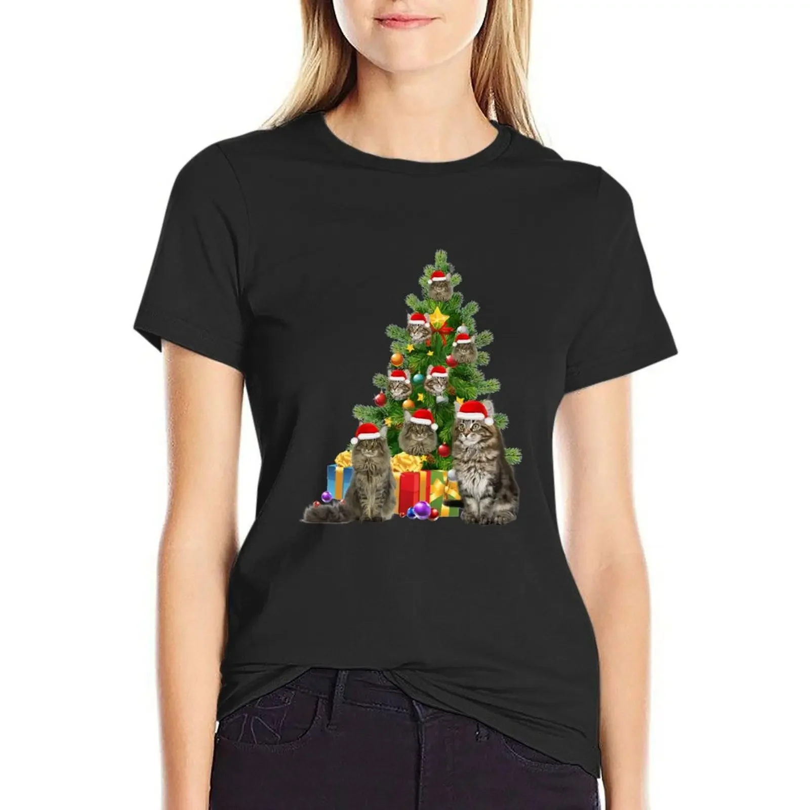Maine Coon Cat Christmas Tree T-Shirt plain customizeds new edition t shirts for Women loose fit
Maine Coon Cat Christmas Tree T-Shirt plain customizeds new edition t shirts for Women loose fit