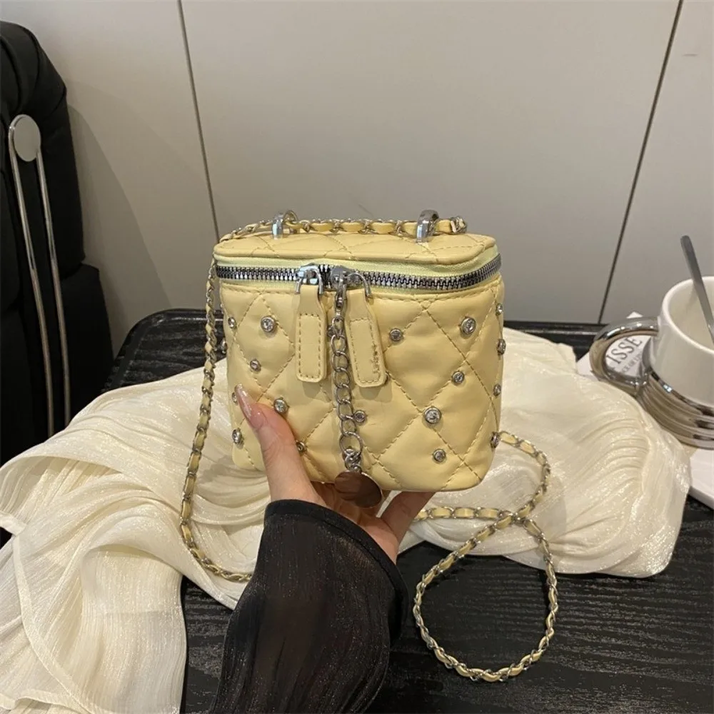 Simple Solid Color Chain Crossbody Bag Rivet Design PU Leather Square Bag Casual Women Handbag
Simple Solid Color Chain Crossbody Bag Rivet Design PU Leather Square Bag Casual Women Handbag