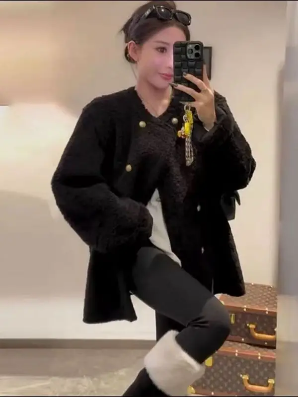 Women's Thiened Lamb Velvet Coat Double Row Buttons Warm Loose Fit Retro Sle Pure Color Mom Sle Autumn Winter New Arrival
Women's Thiened Lamb Velvet Coat Double Row Buttons Warm Loose Fit Retro Sle Pure Color Mom Sle Autumn Winter New Arrival