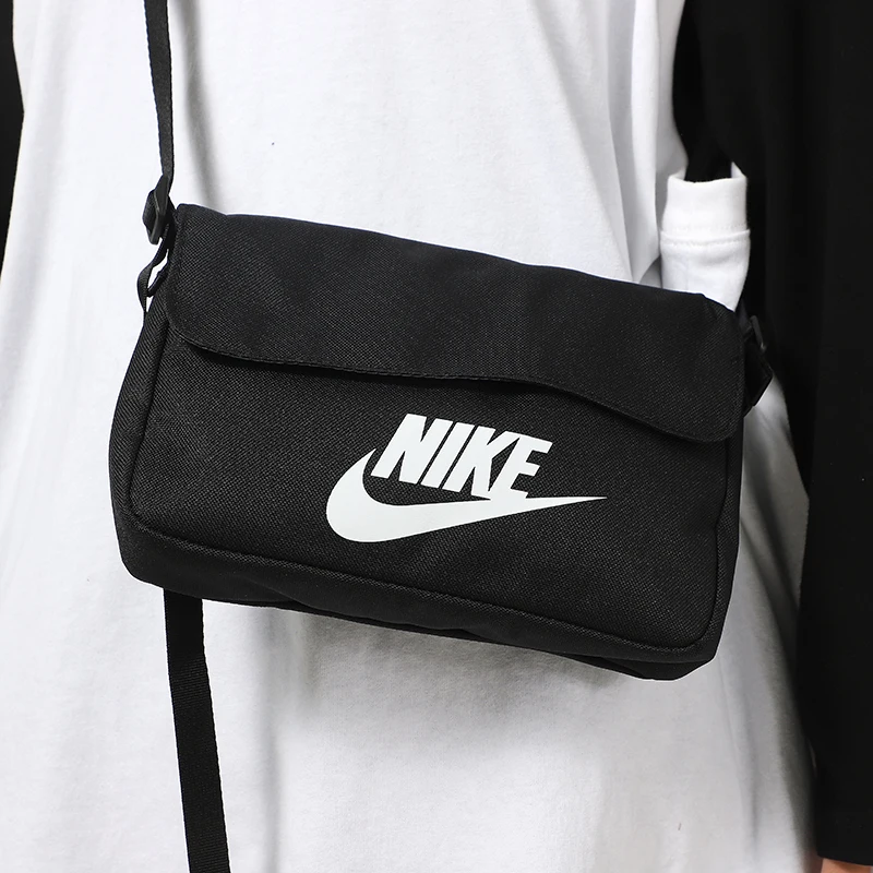 Nike Shoulder Bag Women's Bag Summer New Sports Bag Casual Bag Crossbody Small Bag Cw9300-010
Nike Shoulder Bag Women's Bag Summer New Sports Bag Casual Bag Crossbody Small Bag Cw9300-010