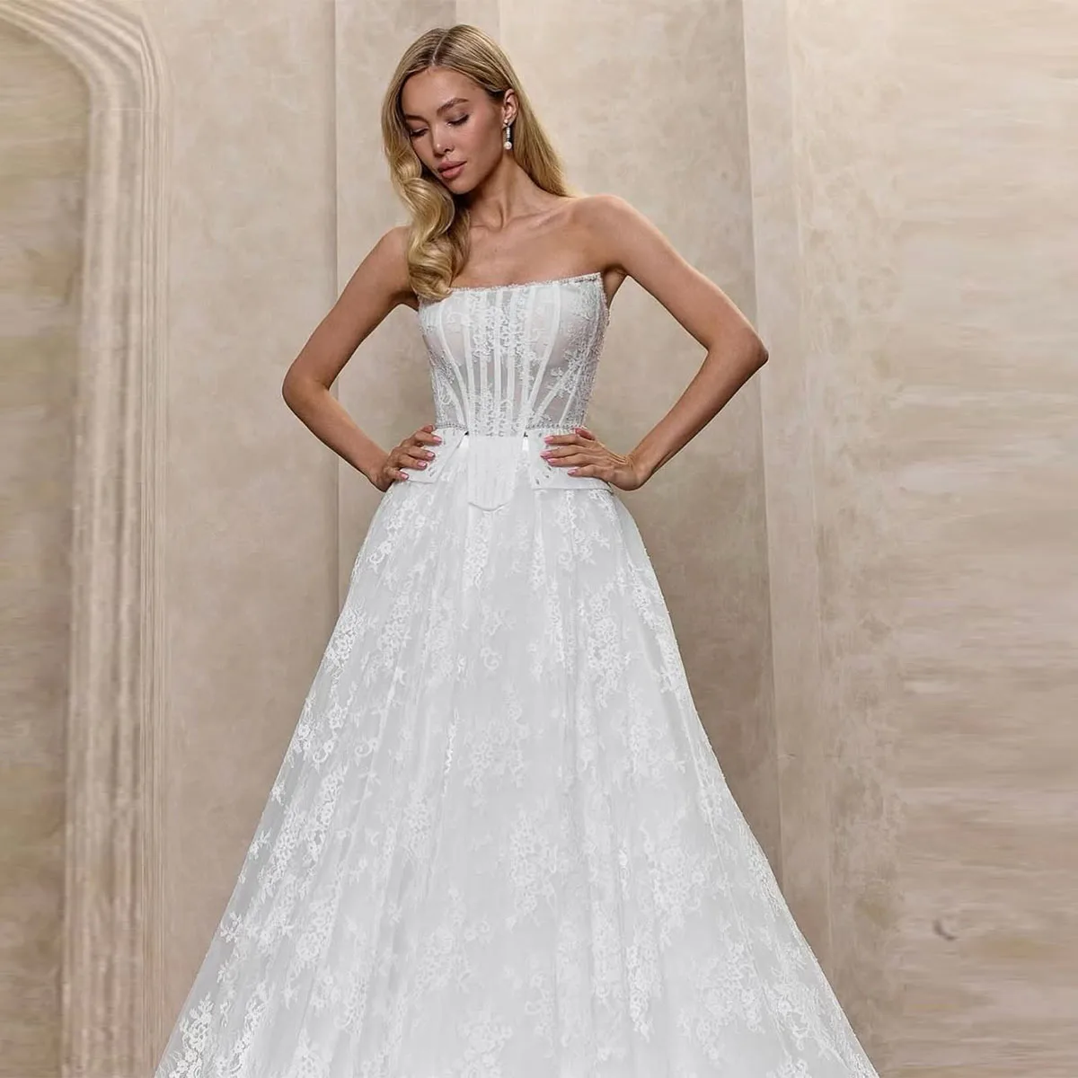 Customized High Quality 3D Flowers A Line Wedding Dress For Girls Applique Lace Sleeveless Wedding Dresses Open Back Lace
Customized High Quality 3D Flowers A Line Wedding Dress For Girls Applique Lace Sleeveless Wedding Dresses Open Back Lace