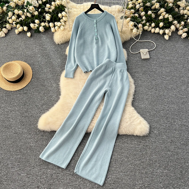 Зимняя однотонная домашняя одежда, костюмы-свитер, женские пуловеры на пуговицах + длинные брюки, 2025 г., теплые свободные повседневные комплекты из двух предметов
Зимняя однотонная домашняя одежда, костюмы-свитер, женские пуловеры на пуговицах + длинные брюки, 2025 г., теплые свободные повседневные комплекты из двух предметов