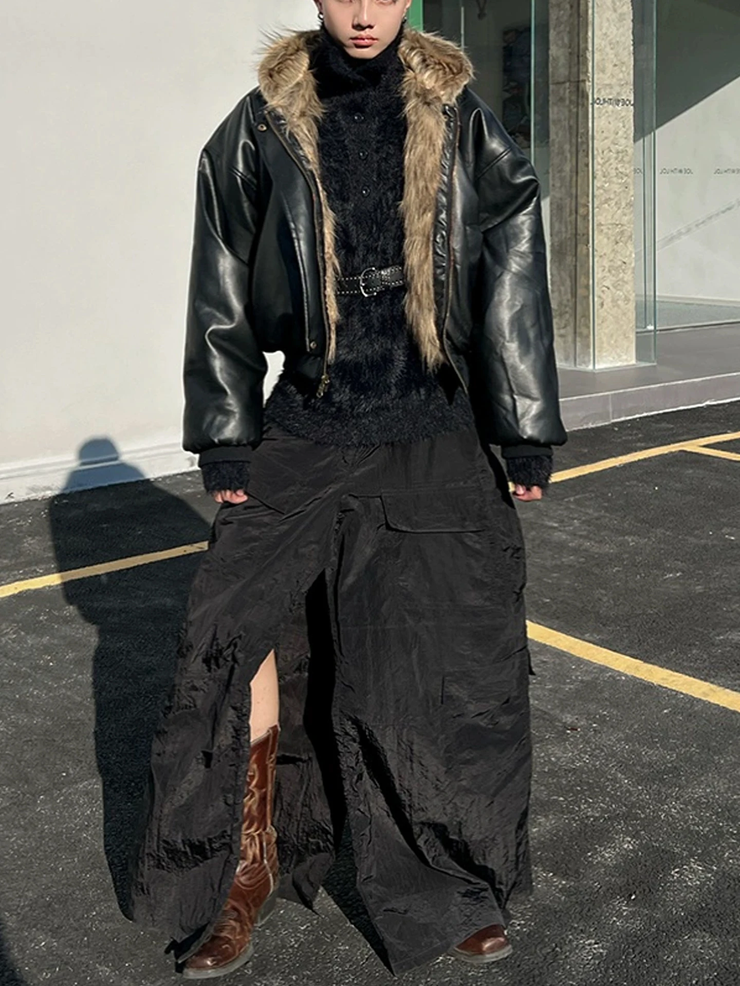 Двусторонняя кожаная куртка с мехом для мужчин, утепленная, в американском стиле, с капюшоном, зимнее пальто, молодежный размер
Двусторонняя кожаная куртка с мехом для мужчин, утепленная, в американском стиле, с капюшоном, зимнее пальто, молодежный размер