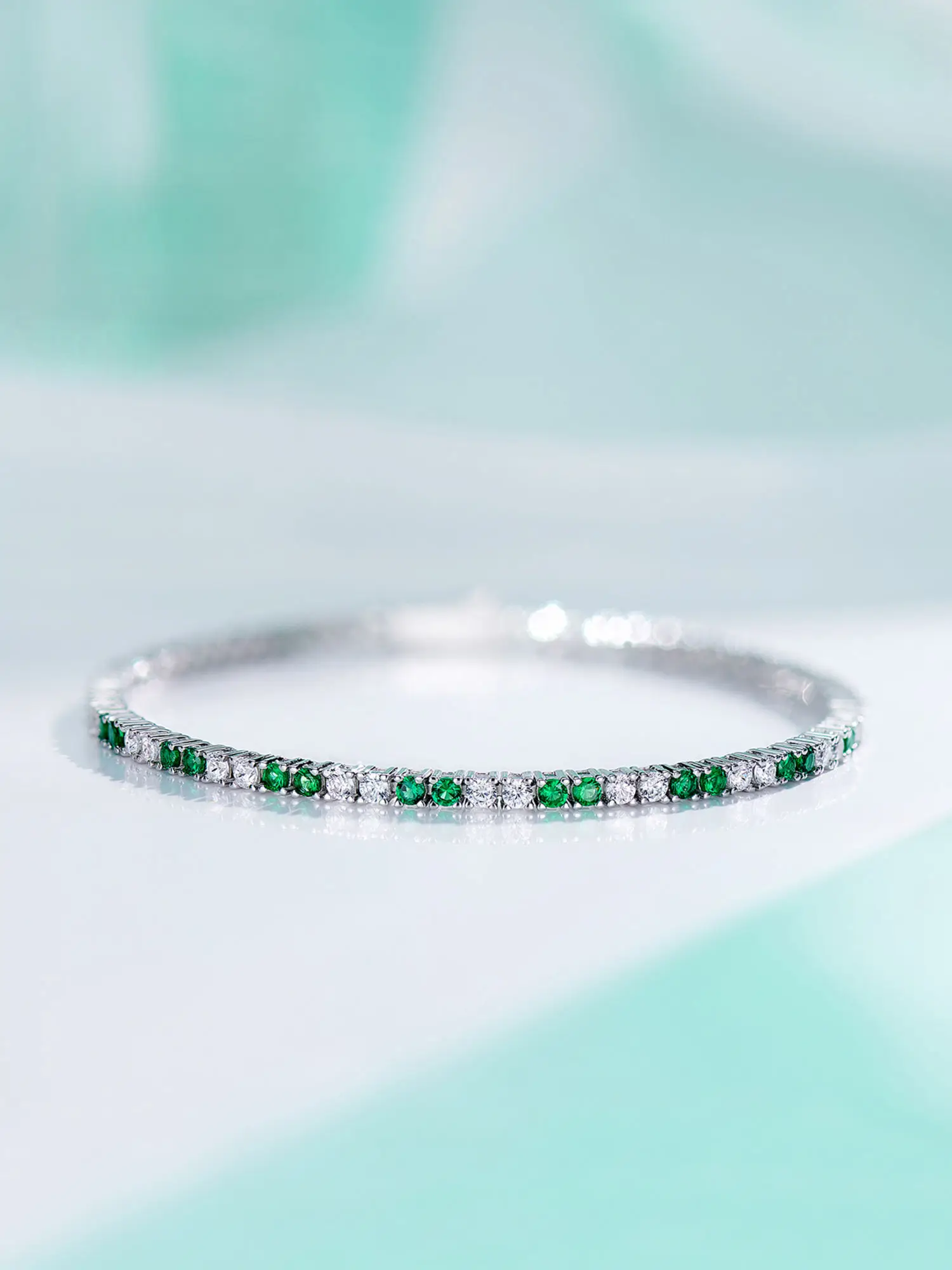 Green And White Gemstone Tennis Bracelet 925 Sterling Silver Gold Plated 5a Zircon Jewelry For Women
Green And White Gemstone Tennis Bracelet 925 Sterling Silver Gold Plated 5a Zircon Jewelry For Women