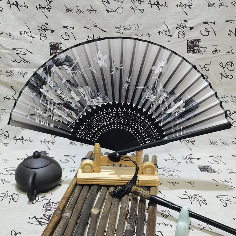 Elegant Handheld Fan Traditional Folding Fan Elegant Chinese Vintage Style Handheld Fans for Parties Home Decor for Weddings
Elegant Handheld Fan Traditional Folding Fan Elegant Chinese Vintage Style Handheld Fans for Parties Home Decor for Weddings