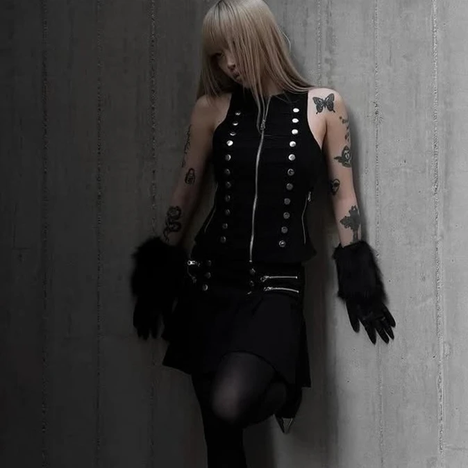 Spring 2026 Gothpunk Sleeveless Vest Dark Double-Breasted Zipper Splicing Versatile Vest Women Suitable for Concerts Cosplay
Spring 2026 Gothpunk Sleeveless Vest Dark Double-Breasted Zipper Splicing Versatile Vest Women Suitable for Concerts Cosplay