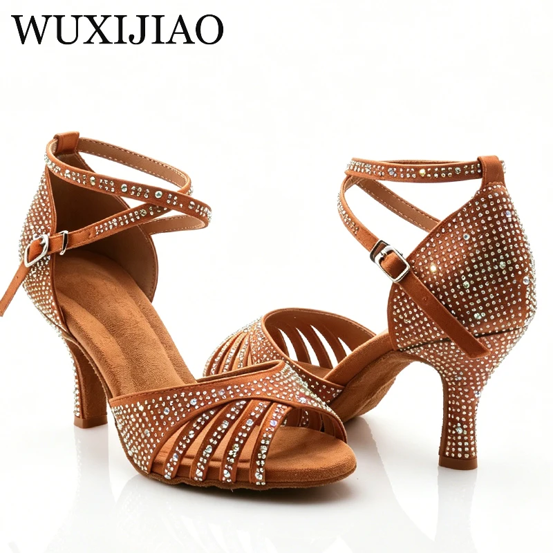 Full Diamond Latin Dance Shoes Female Adult High Heels Soft Bottom Social Dance Square Performance Competition Shoes
Full Diamond Latin Dance Shoes Female Adult High Heels Soft Bottom Social Dance Square Performance Competition Shoes