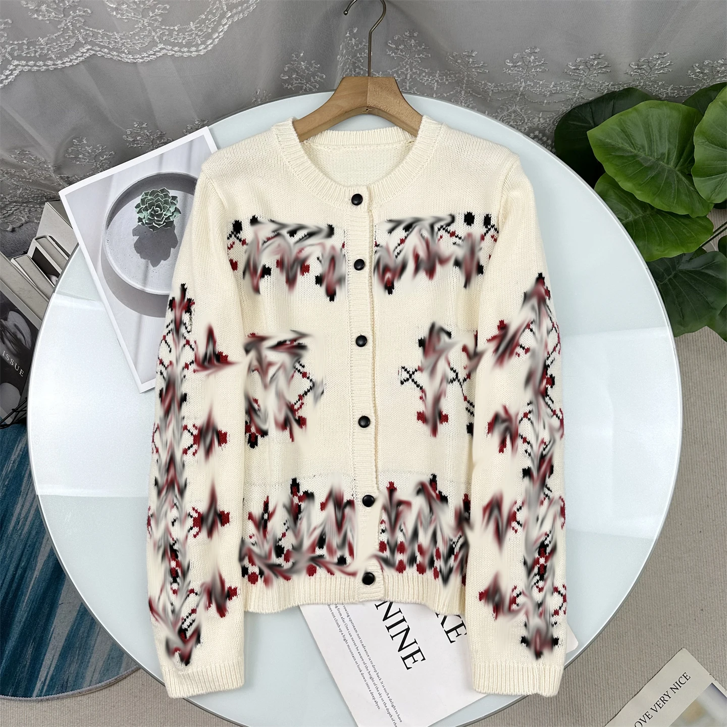 Soft Cozy round Neck Knitted Sweater Cardigan Women's Autumn Winter Floral Pattern Warmth Outerwear Long Sleeve Button Closure
Soft Cozy round Neck Knitted Sweater Cardigan Women's Autumn Winter Floral Pattern Warmth Outerwear Long Sleeve Button Closure