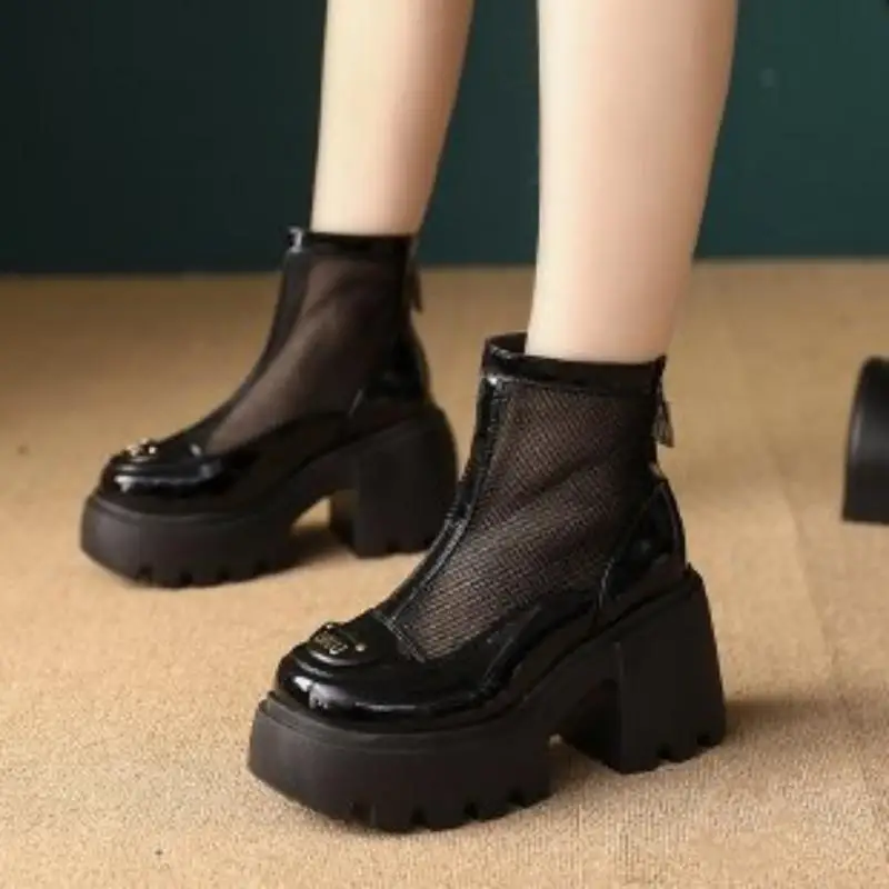 2026 Summer New Women Mesh Hollow Out Martin Boots Lightweight Thick Sole Height Increasing Breathable Ankle Boots
2026 Summer New Women Mesh Hollow Out Martin Boots Lightweight Thick Sole Height Increasing Breathable Ankle Boots