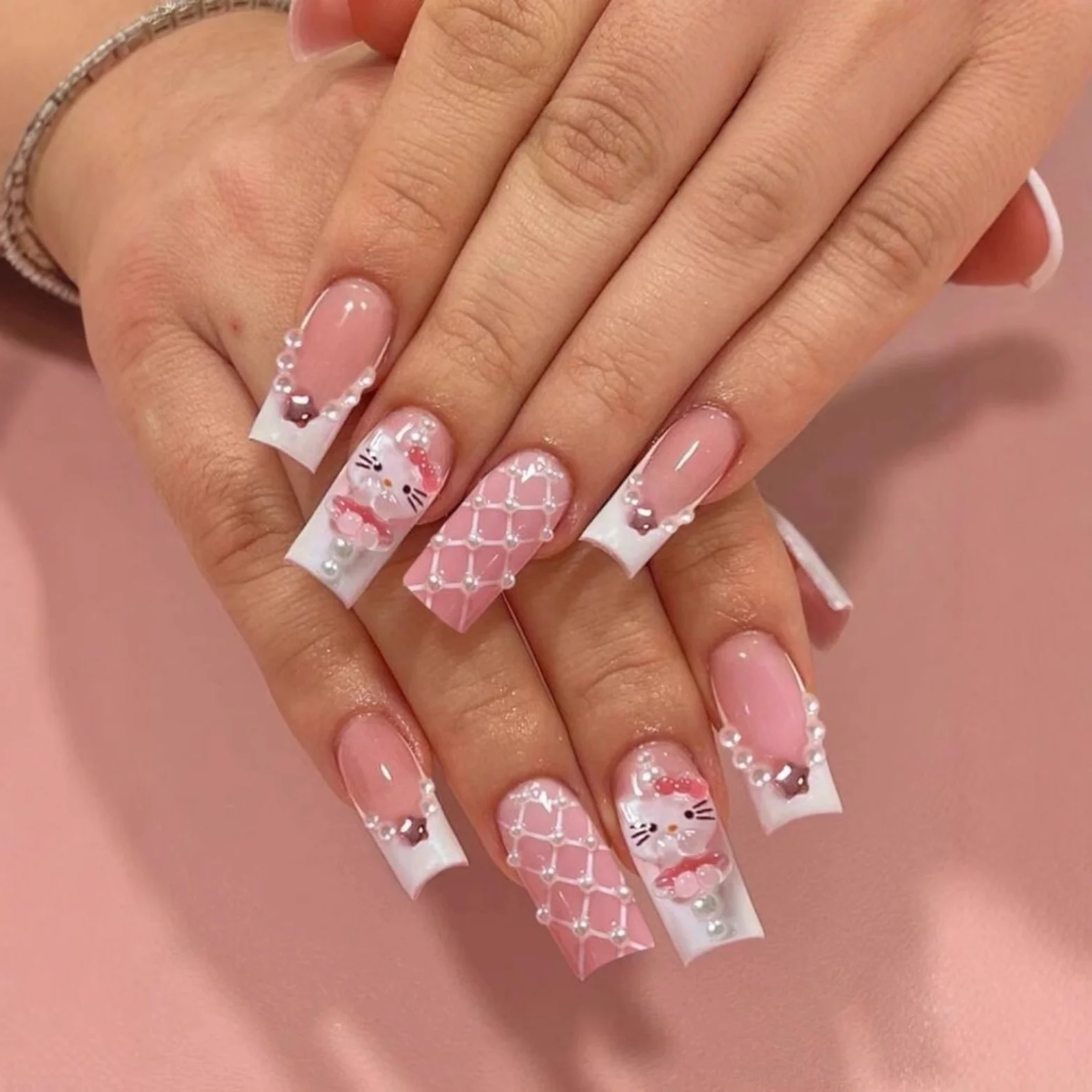 24PCS Pure Handmade Pink Heart-shaped KT Detachable Charm Fake Nails Travel On Vacation Make Friends
24PCS Pure Handmade Pink Heart-shaped KT Detachable Charm Fake Nails Travel On Vacation Make Friends