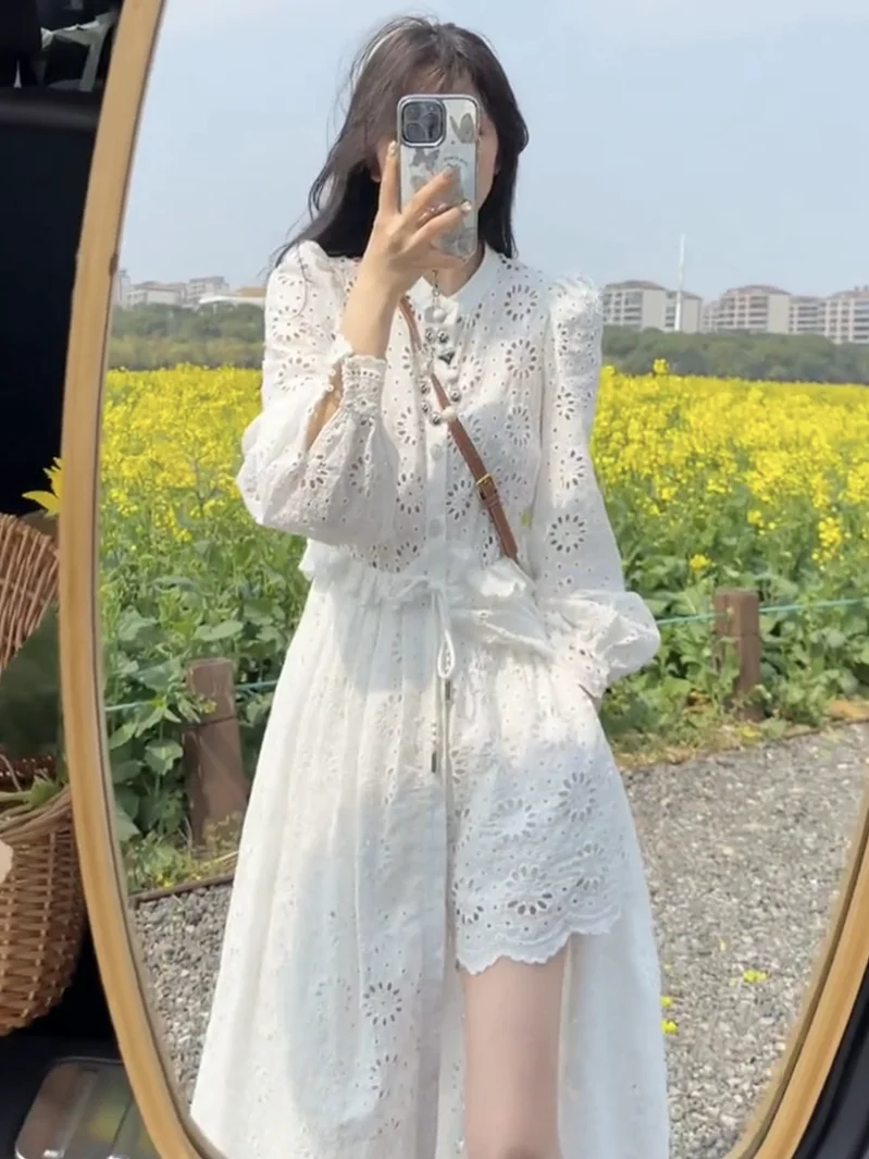 Spring 2025 Women's Design Sensation Hollow out White Lace Dr Set Long Sve Heavy Work Dr Two Piece Set Faionable 
Spring 2025 Women's Design Sensation Hollow out White Lace Dr Set Long Sve Heavy Work Dr Two Piece Set Faionable