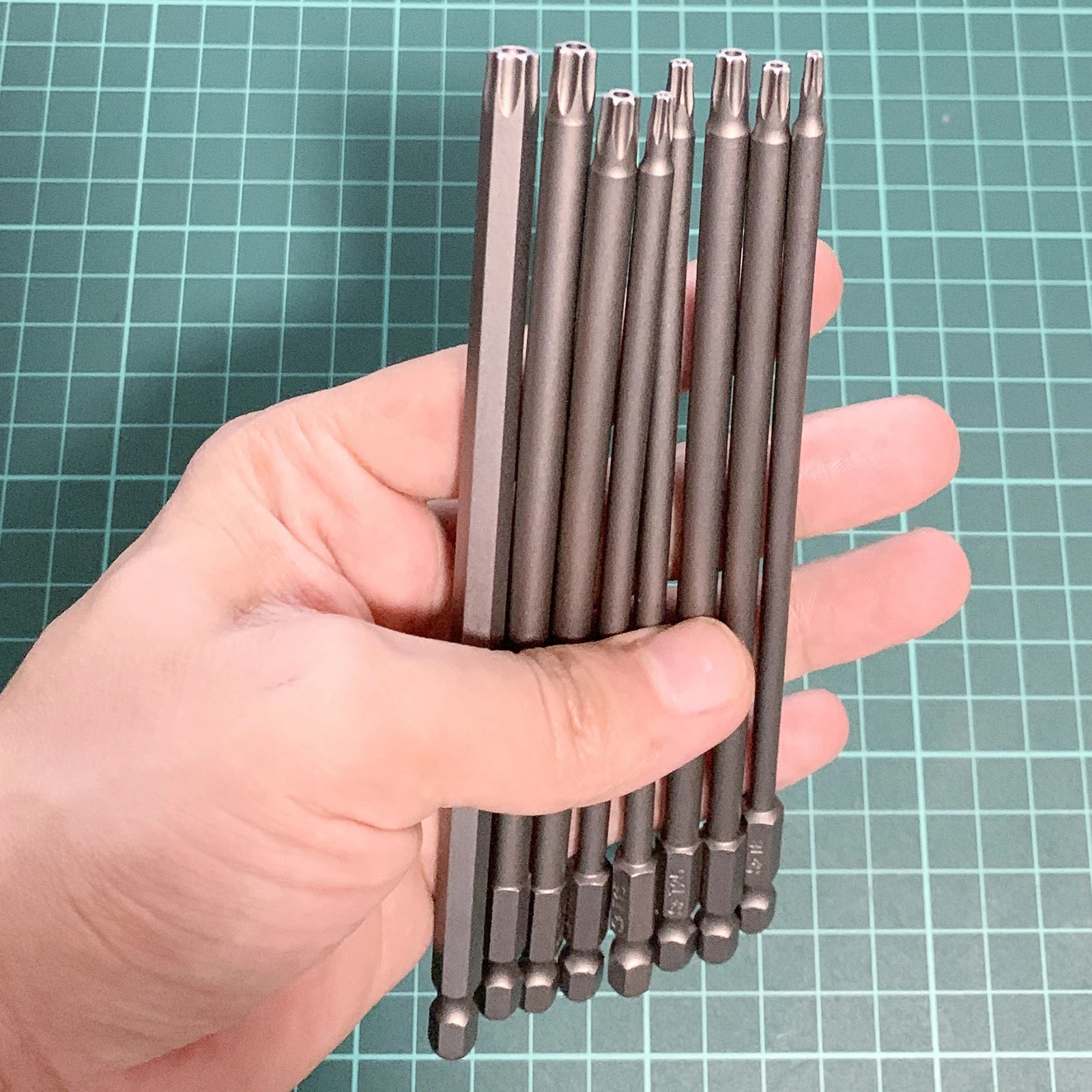 75mm/150mm Torx Head Screwdriver Bit Set S2 Steel Torx Bit Set Magnetic Torx Head Drill Bit with Hole
75mm/150mm Torx Head Screwdriver Bit Set S2 Steel Torx Bit Set Magnetic Torx Head Drill Bit with Hole