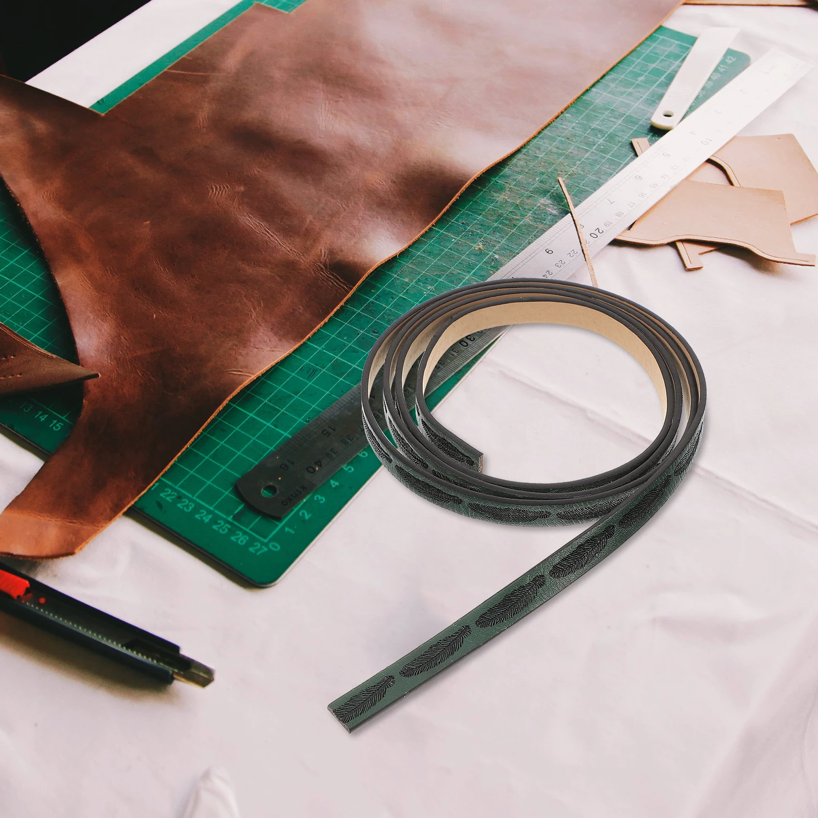 DIY Bracelet Necklace Cord Rope Jewelry Making Green Pu Strips for Crafting Belts Supplies Art Material
DIY Bracelet Necklace Cord Rope Jewelry Making Green Pu Strips for Crafting Belts Supplies Art Material