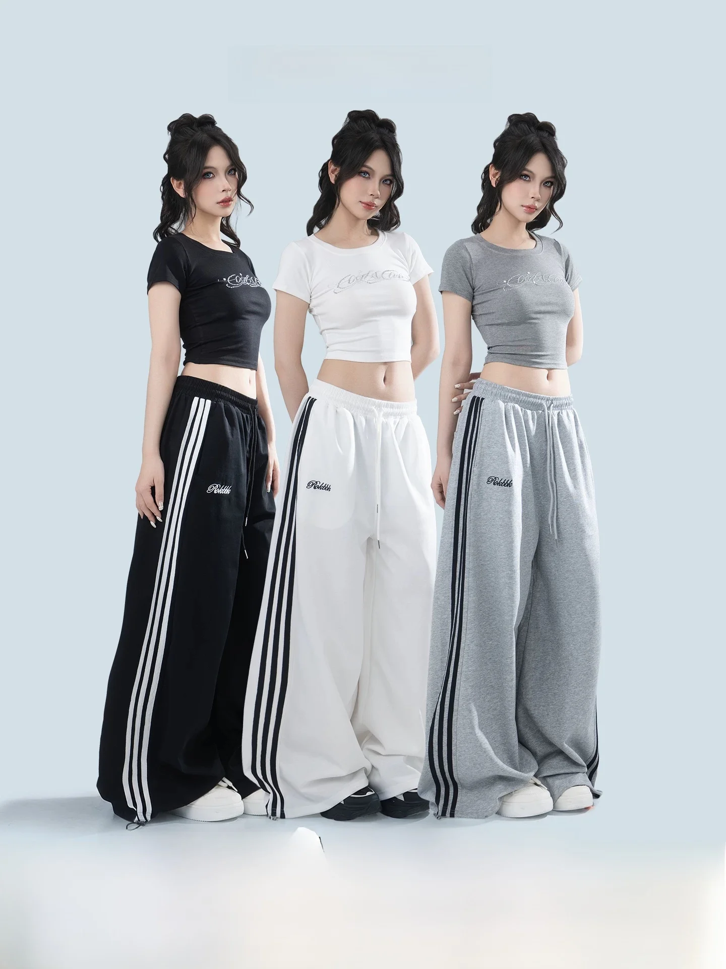 ROKBBK-K Women's Casual Sports Pants Three Bars Drawstring Street Dance Loose Fit Straight Leg Pants Polyester Cotton Blend
ROKBBK-K Women's Casual Sports Pants Three Bars Drawstring Street Dance Loose Fit Straight Leg Pants Polyester Cotton Blend