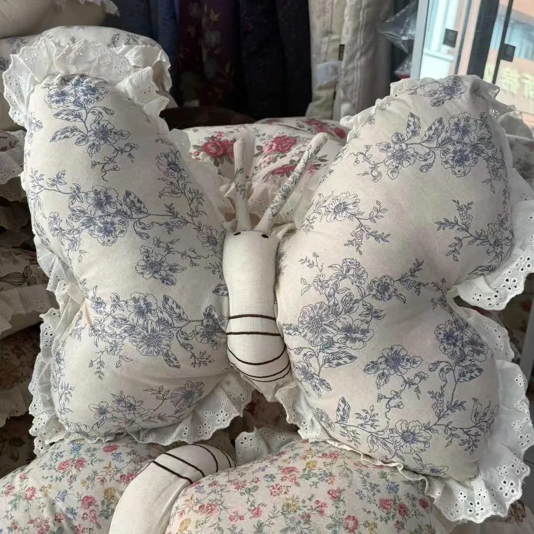Trendy Ins-style girly butterfly pillow, headboard lumbar backrest, bed bedroom cushion, chair cushion, soft decor pillow
Trendy Ins-style girly butterfly pillow, headboard lumbar backrest, bed bedroom cushion, chair cushion, soft decor pillow