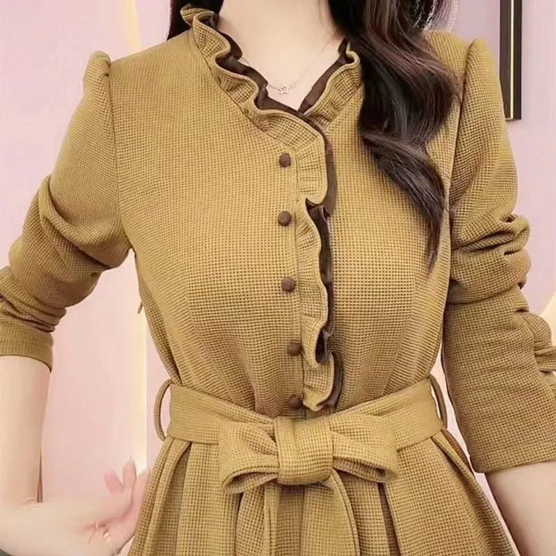 2023 Spring Autumn V-Neck Small Fragrant Wind Waffle Pattern Korean Solid Color Slim Dress Women New Slim Belt Mid length Dress
2023 Spring Autumn V-Neck Small Fragrant Wind Waffle Pattern Korean Solid Color Slim Dress Women New Slim Belt Mid length Dress