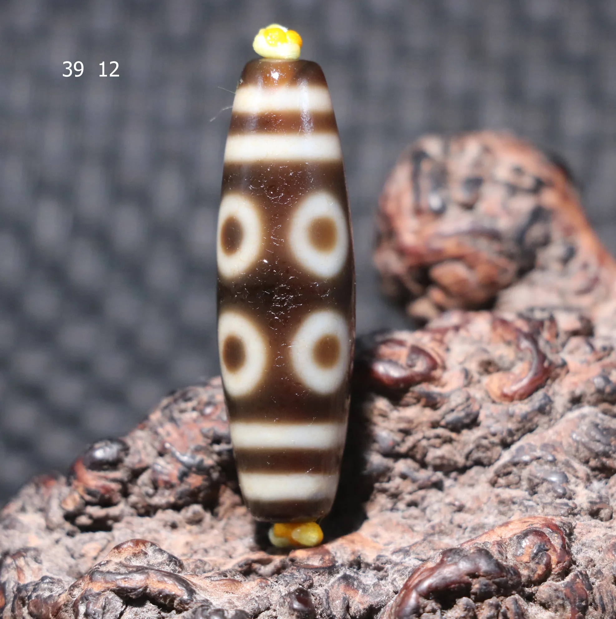 Ultra Power Energy Tibetan old Agate Oily Patina 8 Eyed 4 Line dZi Bead Amulet Fit For Bracelet Amulet Treasure Jewelry
Ultra Power Energy Tibetan old Agate Oily Patina 8 Eyed 4 Line dZi Bead Amulet Fit For Bracelet Amulet Treasure Jewelry
