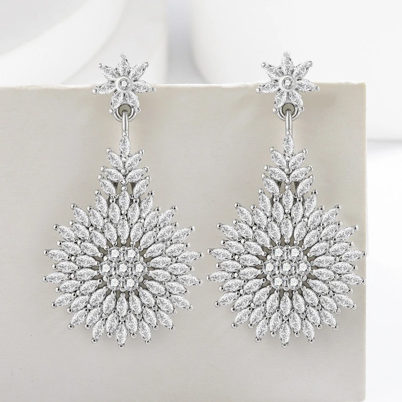 Classic Ladies Bridal Jewelry - Wedding Banquet Diamond Earrings - High-end, Luxurious and Exquisite Zircon Earrings
Classic Ladies Bridal Jewelry - Wedding Banquet Diamond Earrings - High-end, Luxurious and Exquisite Zircon Earrings