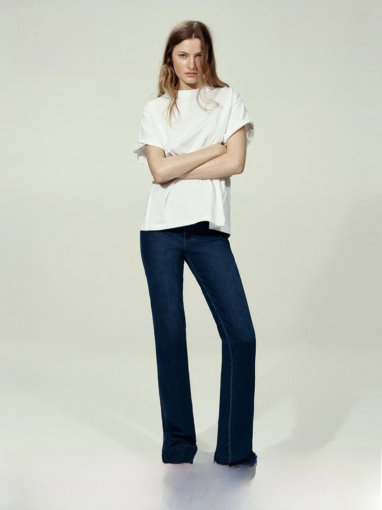 Slim Fit High Waist Denim Jeans Women's Fashion Casual Style Micro Stretch Cotton Blend Fabric H&M Brand 1314625 Item Number
Slim Fit High Waist Denim Jeans Women's Fashion Casual Style Micro Stretch Cotton Blend Fabric H&M Brand 1314625 Item Number