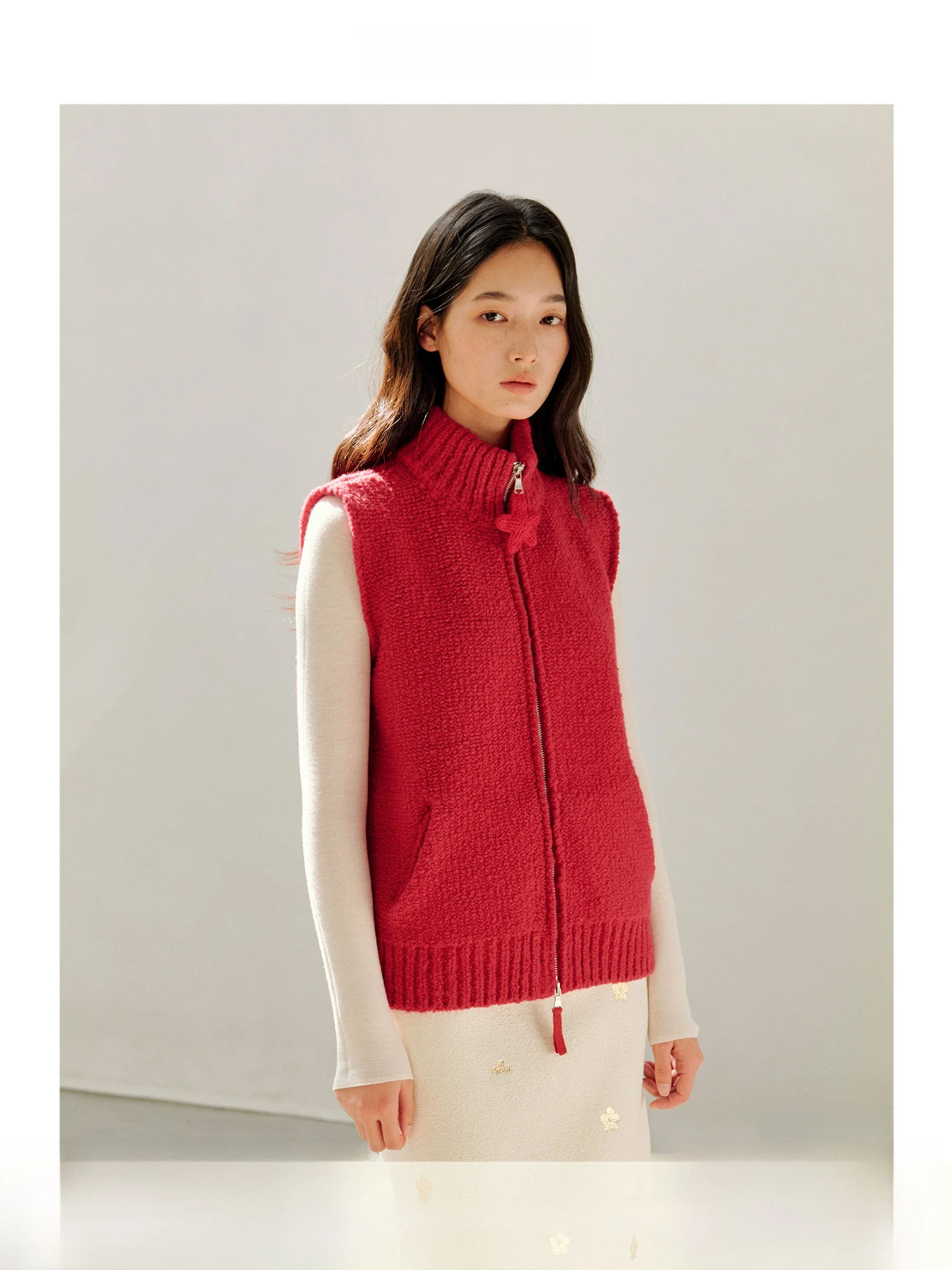 Cisas новогодний красный f High Ne вязаный жилет ForPoem 25FW шерстяной крючок с цветочным узором повседневный женский трикотаж
Cisas новогодний красный f High Ne вязаный жилет ForPoem 25FW шерстяной крючок с цветочным узором повседневный женский трикотаж