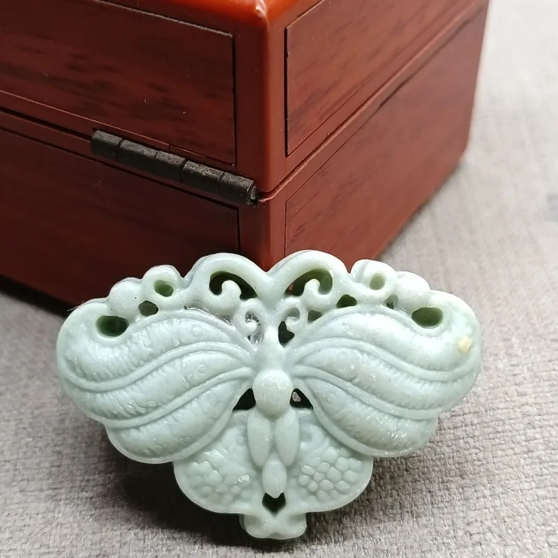 Bean Green Butterfly Pendant, Fashionable, Exquisite and Versatile Jade Pendant
Bean Green Butterfly Pendant, Fashionable, Exquisite and Versatile Jade Pendant