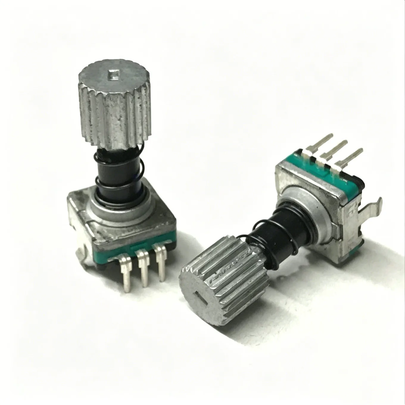 Original new 100% step 30-point encoder code switch EC11E152T409 with self lock button
Original new 100% step 30-point encoder code switch EC11E152T409 with self lock button