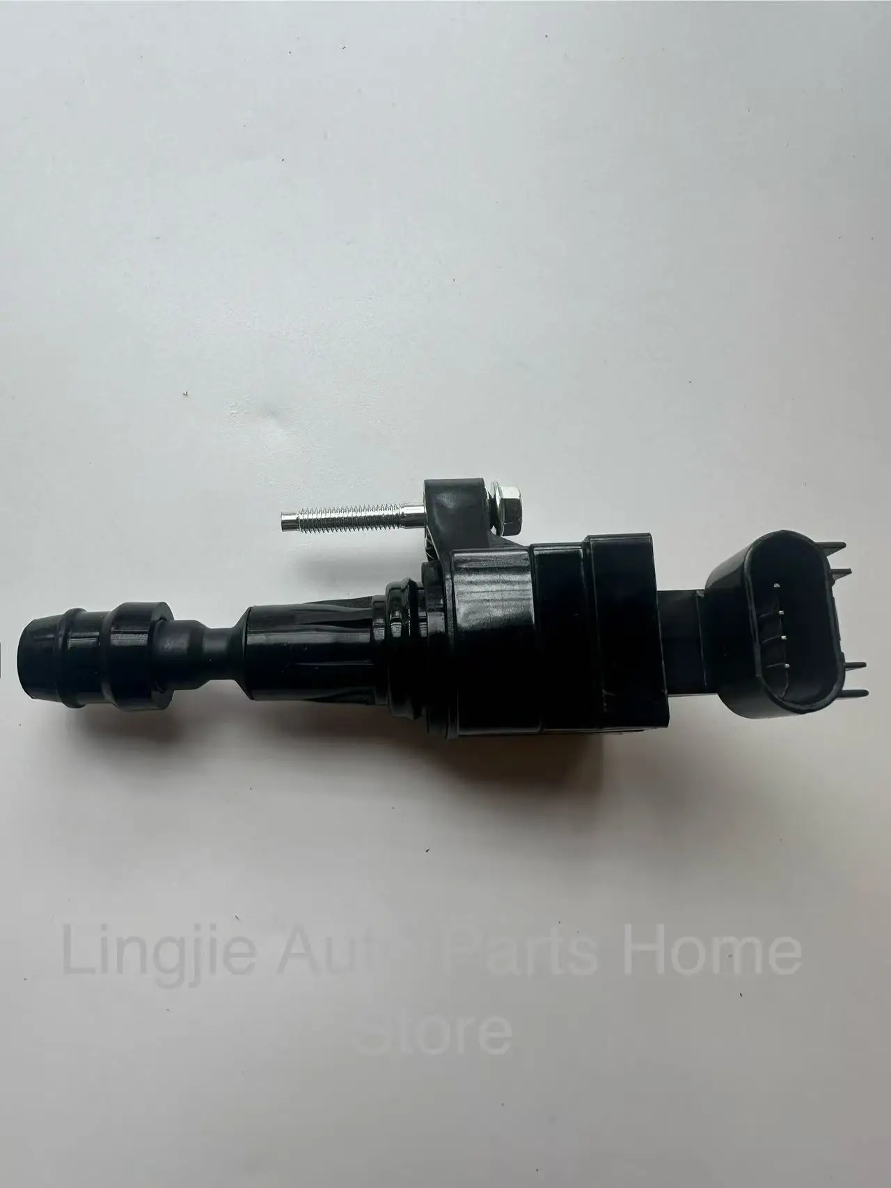 Ignition coil 12638824 is suitable for Buick, Chevrolet Captiva, Malibu, Equinox, Opel Antara, GMC Terrain, Pontiac and Saturn
Ignition coil 12638824 is suitable for Buick, Chevrolet Captiva, Malibu, Equinox, Opel Antara, GMC Terrain, Pontiac and Saturn