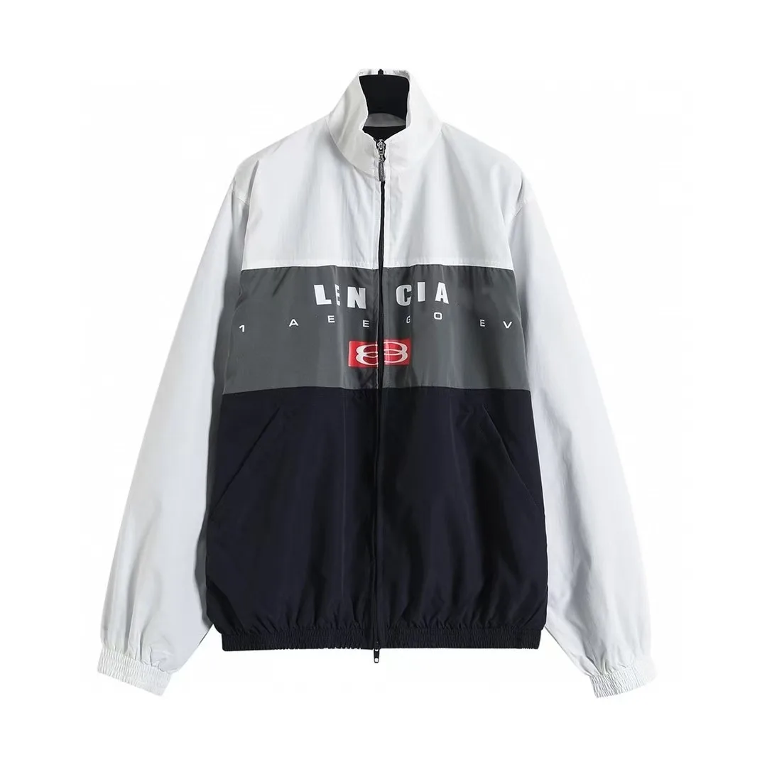 Оригинальная независимая трехцветная красная куртка с двойным кольцом и буквами меньшинства, мужская и женская штурмовая куртка с принтом
Оригинальная независимая трехцветная красная куртка с двойным кольцом и буквами меньшинства, мужская и женская штурмовая куртка с принтом