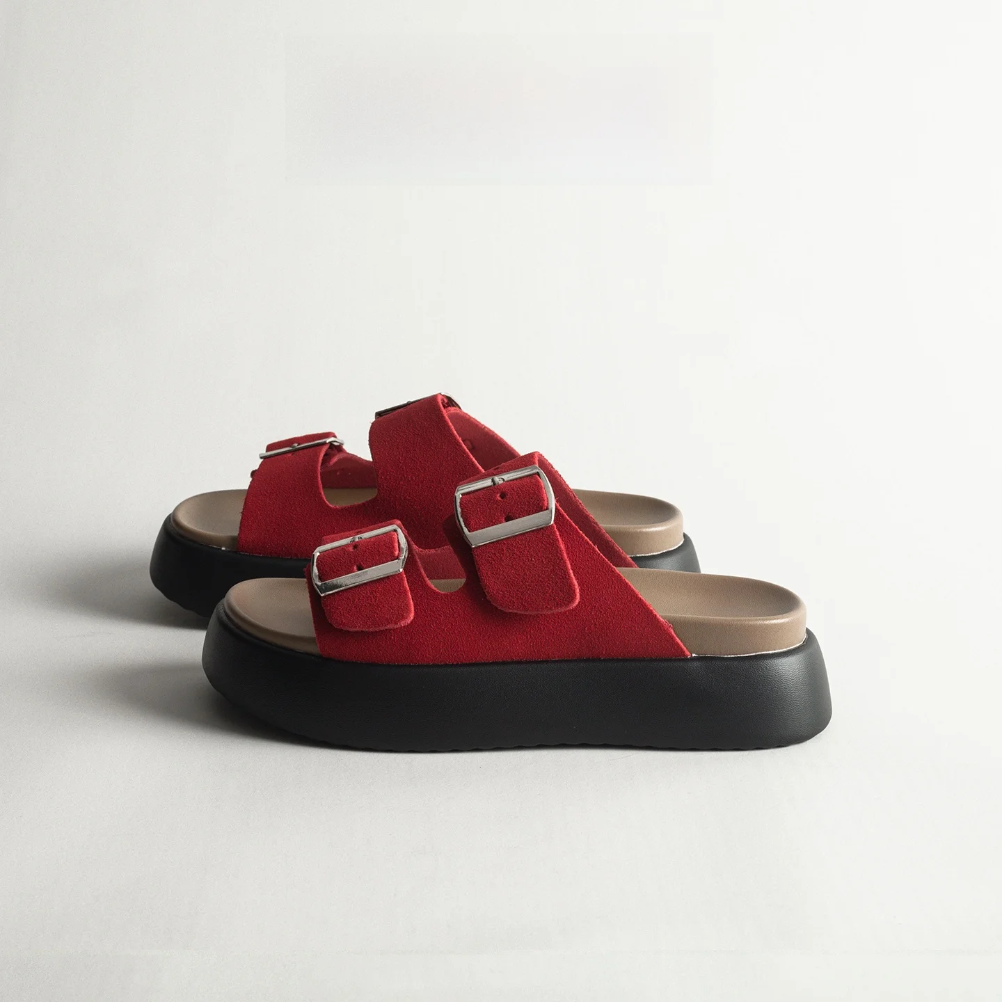 Real Leather Thick Bottom Women's Sandals Summer Casual Wear Soft Bottom Beach Side Slip-On Slippers
Real Leather Thick Bottom Women's Sandals Summer Casual Wear Soft Bottom Beach Side Slip-On Slippers