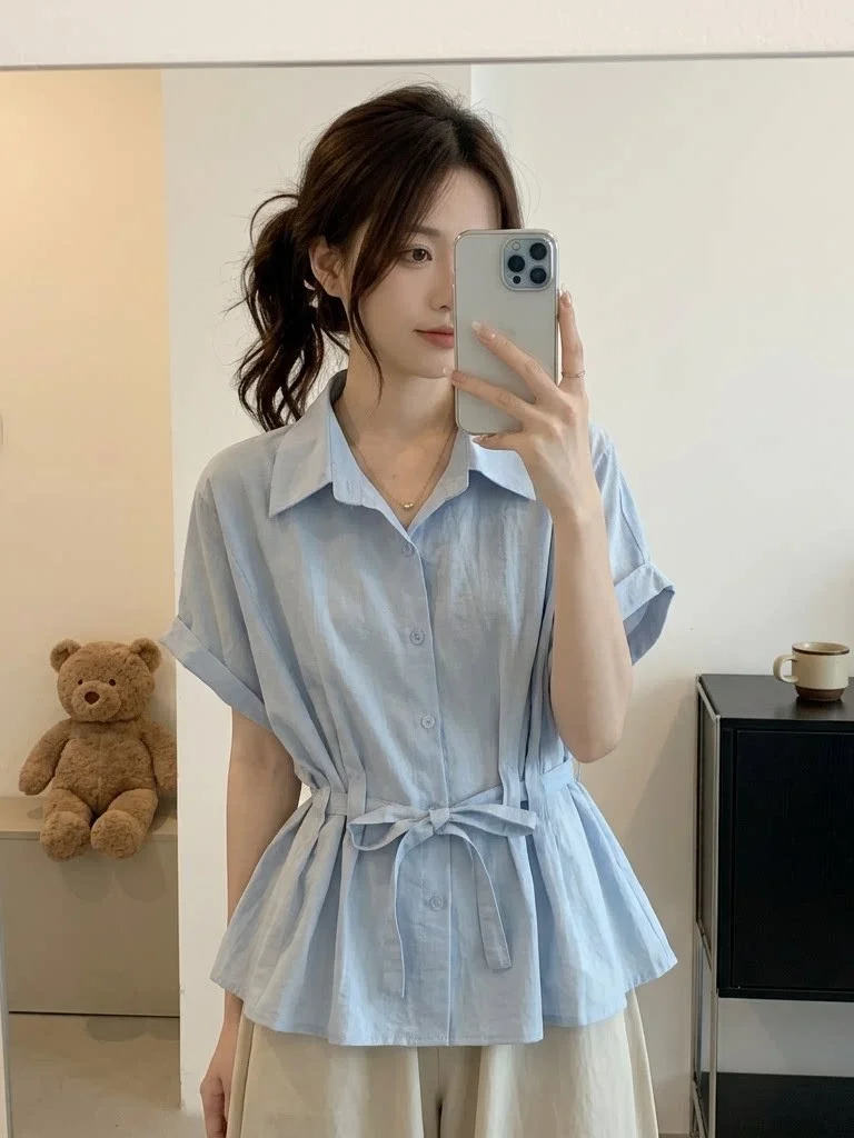 Light Blue V-Neck Short Sleeve Shirt Women's Fashion Spring Summer New Style Loose Fit Waist-Cinching Puffy Top Korean Style
Light Blue V-Neck Short Sleeve Shirt Women's Fashion Spring Summer New Style Loose Fit Waist-Cinching Puffy Top Korean Style
