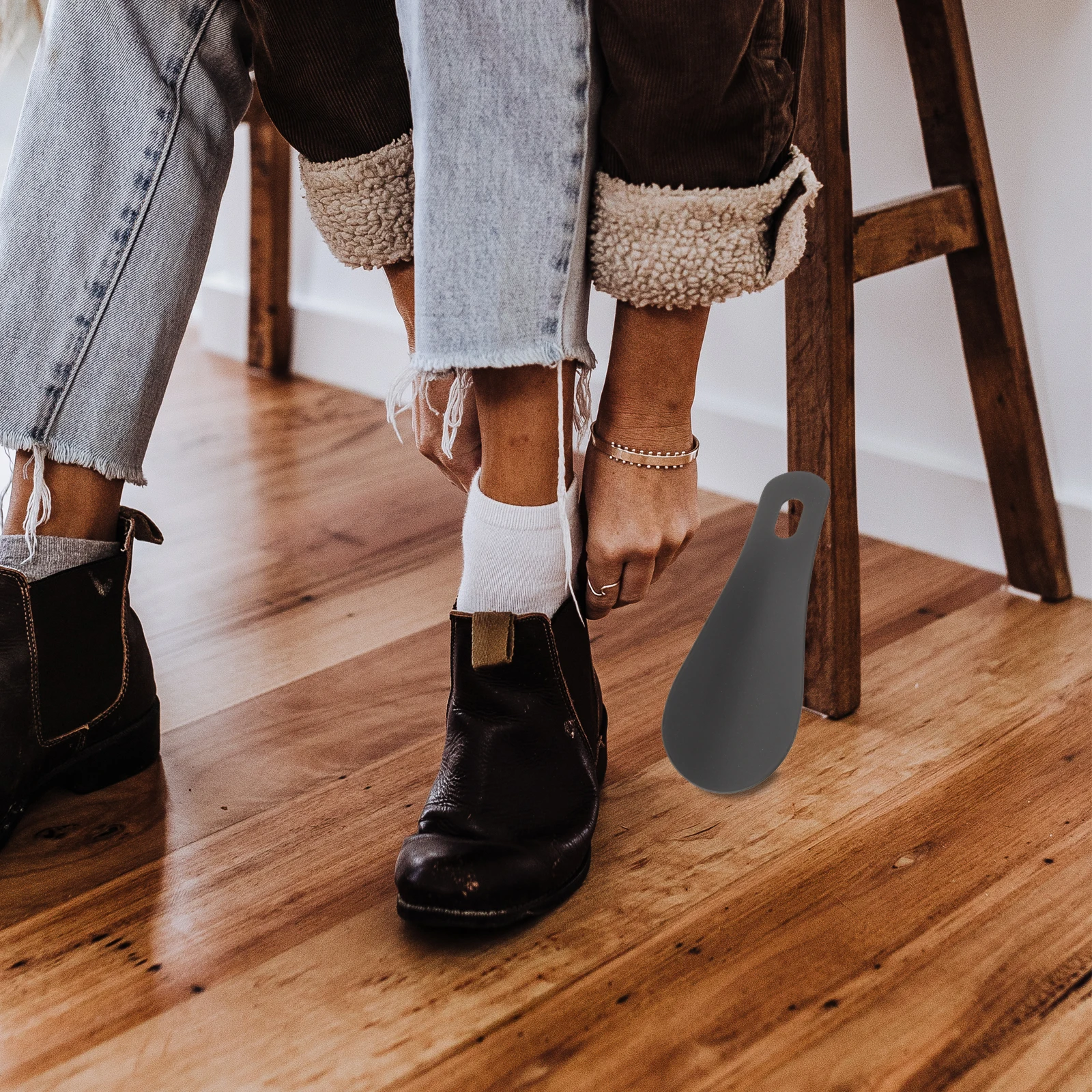 6pcs Metal Shoe Horn Long Handle Easy Wearing Portable Shoehorn Stainless Steel Durable PP Material Home Shoe Attachment
6pcs Metal Shoe Horn Long Handle Easy Wearing Portable Shoehorn Stainless Steel Durable PP Material Home Shoe Attachment