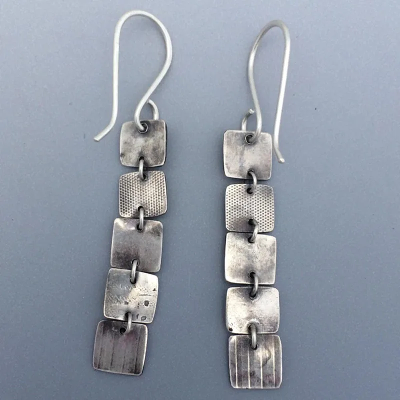 Punk Women Earrings Vintage Silver Color Sheet Metal Dangle Earrings Boho Ethnic Tassel Silver Color Chain Type Earring Jewelry
Punk Women Earrings Vintage Silver Color Sheet Metal Dangle Earrings Boho Ethnic Tassel Silver Color Chain Type Earring Jewelry